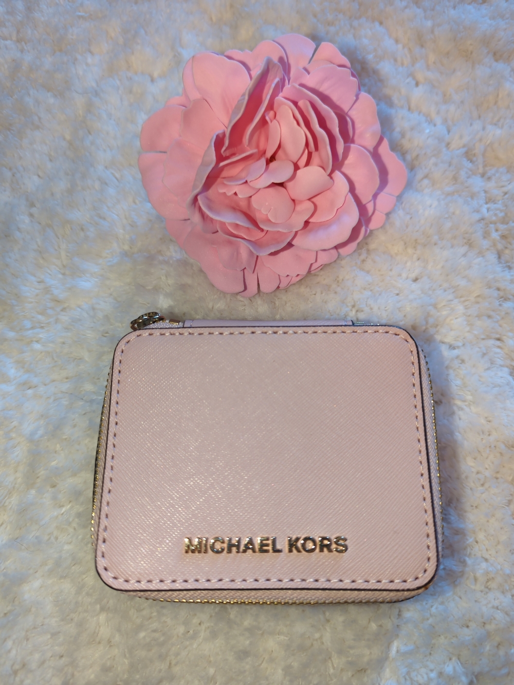Michael Kors Light Pink Saffiano Zip Compact Jewelry Travel Vanity Case So Cute